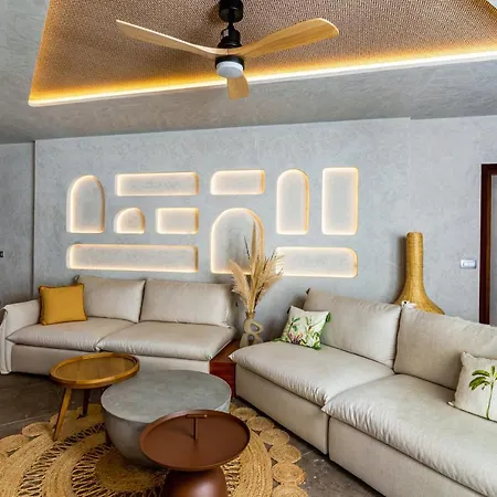 Victoria Caves Aparthotel