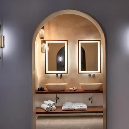 Victoria Caves Vóthon