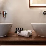 Victoria Caves Apartmanhotel 4*