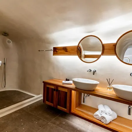 Victoria Caves Aparthotel *