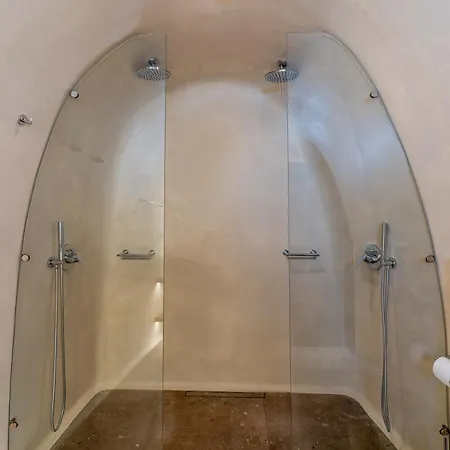 Lägenhetshotell Victoria Caves 4*