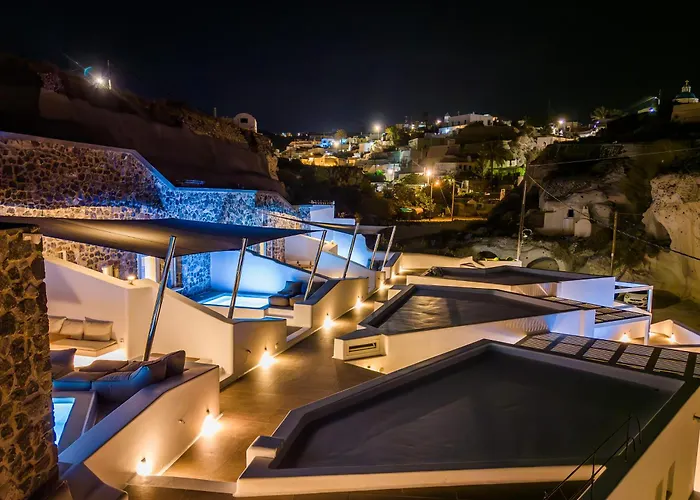 Victoria Caves Aparthotel 4*