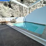 Victoria Caves Aparthotel Vothon
